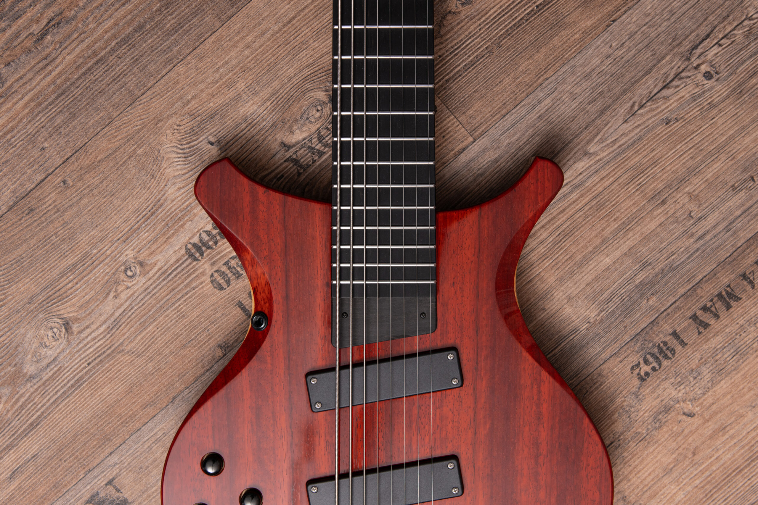 U8 Deluxe – Paulownia, Padauk, Ebony